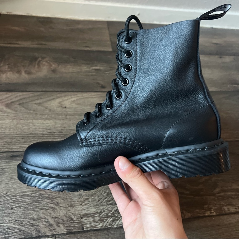 Dr Martens 1460 Pascal Mono Lace Up Boots Black Size 7W/6M NEW